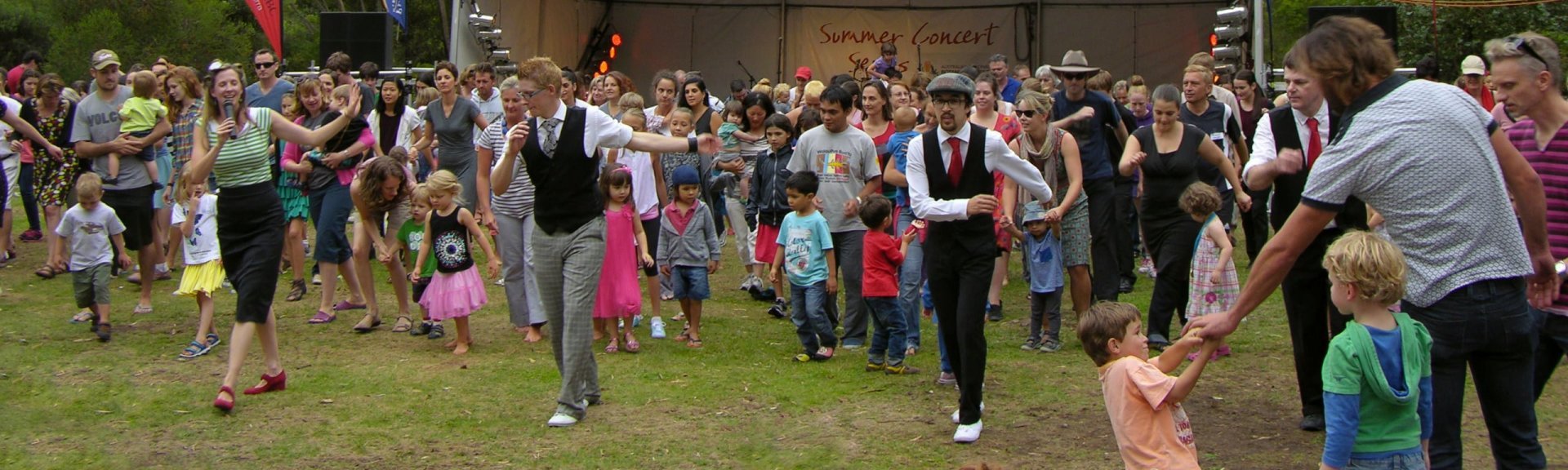 Canberra Swing Katz leading a dance at Summer Sounds